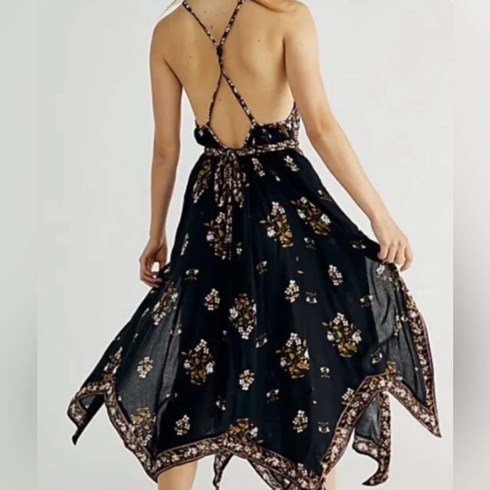 Free People Nouveau Black Tan Floral print Handkerchief Hem Maxi Dress Viscose M - Picture 11 of 11